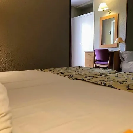 Hotel Montreal 3*