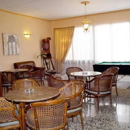 Montreal Hotel 3*